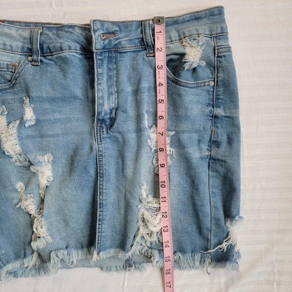 Forever 21 Factory Distressed Denim Mini Skirt Women's 30 - Picture 2 of 7
